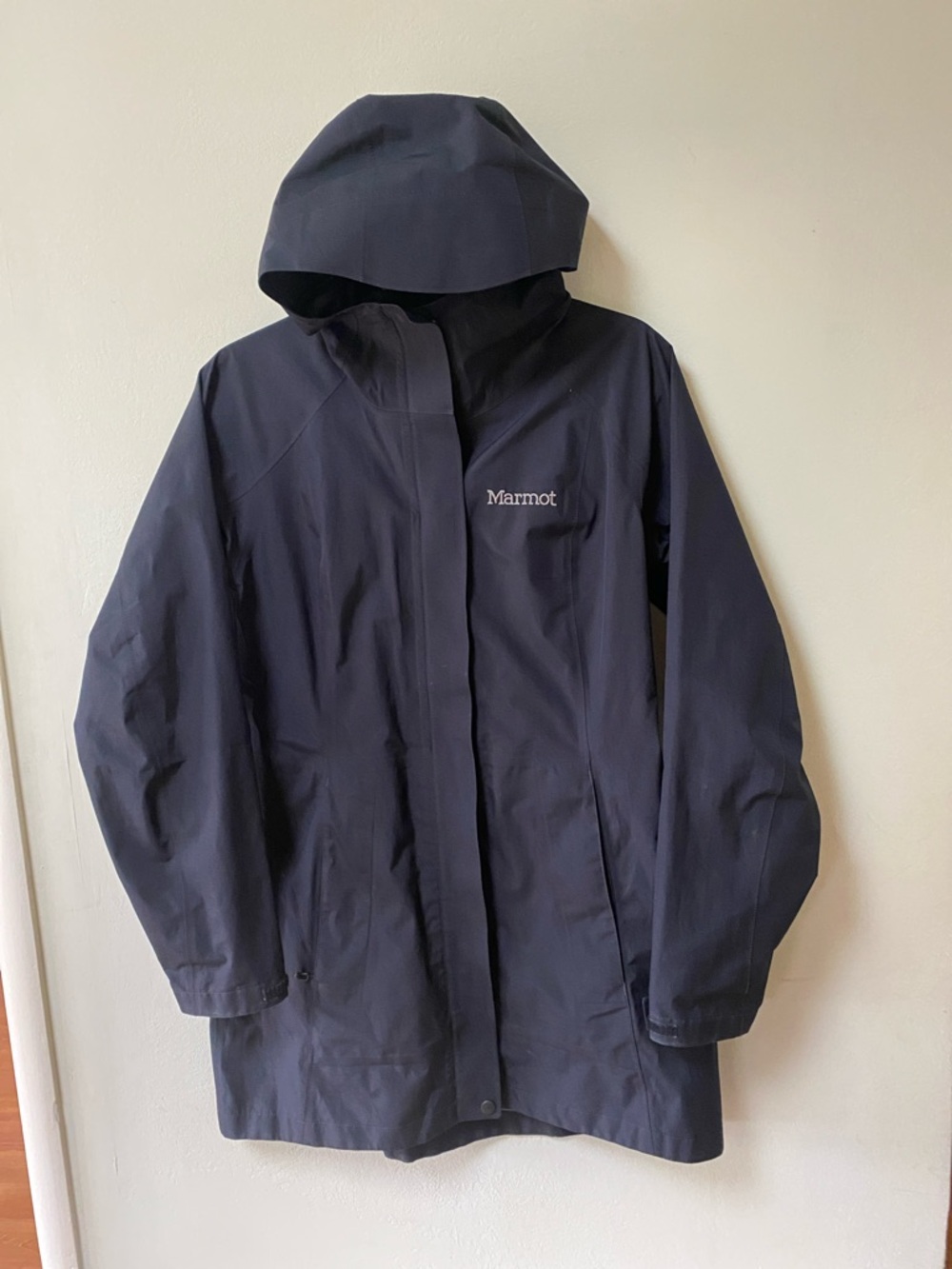 Marmot Women's Dark black GORETEX Hooded Waterproof Shell Jacket